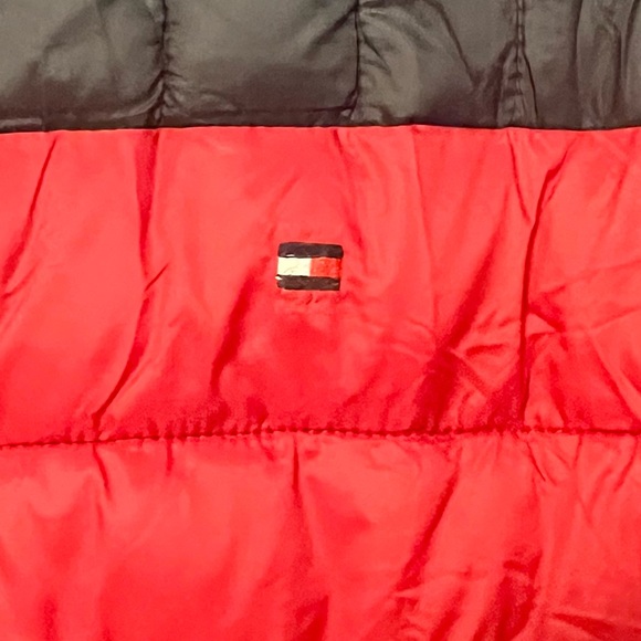 TOMMY HILFIGER PUFFET PACKABLE CONSTRUCTION JACKET in NAVY - Picture 7 of 16